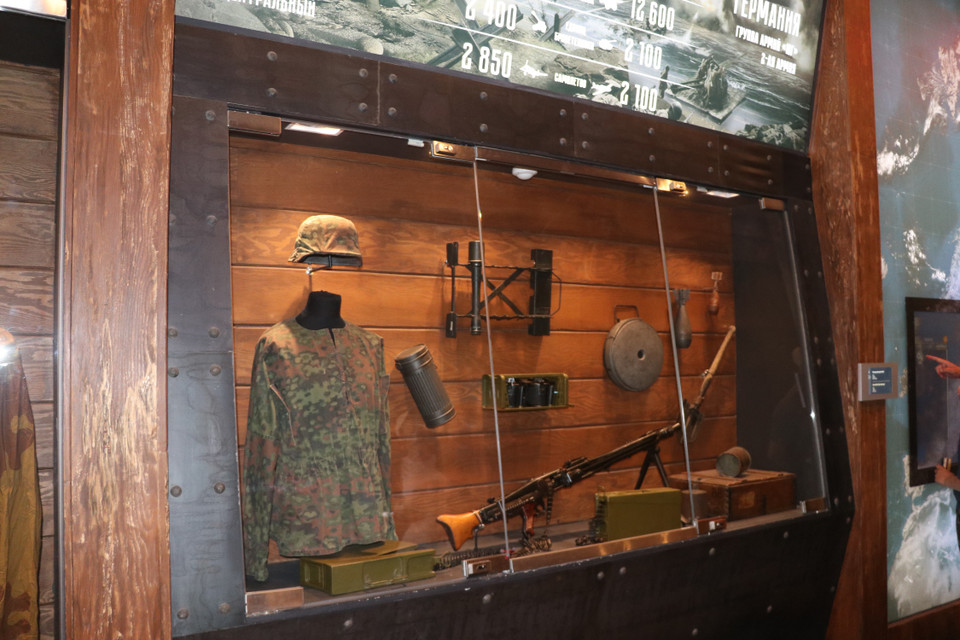 Trong phòng tưởng niệm của khu trưng bày có những hiện vật gợi lại vô vàn tổn thất đau thương mà người dân Xô Viết phải gánh chịu trong suốt 5 năm chiến tranh. (Ảnh: Hùng Võ/Vietnam+)