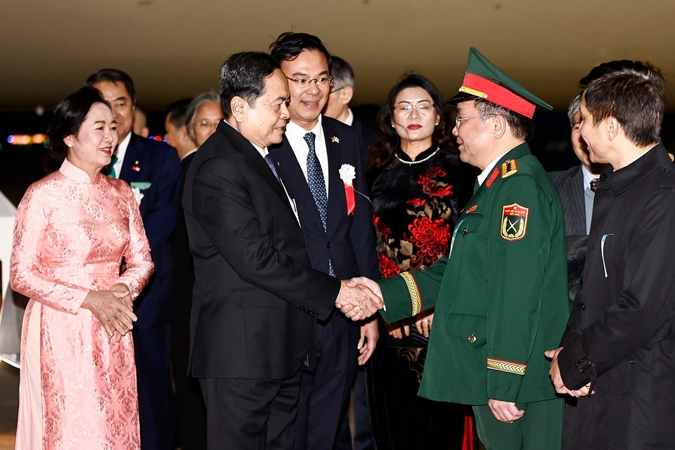 Lễ đón Chủ tịch Quốc hội Trần Thanh Mẫn và Phu nhân tại Sân bay Haneda. (Ảnh: Doãn Tấn/TTXVN)