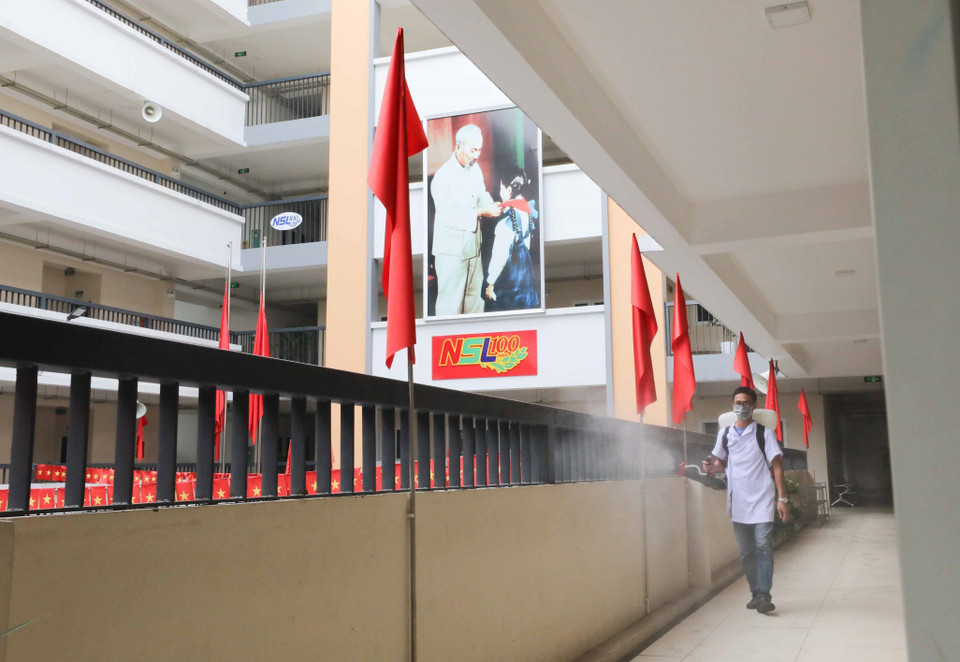 Điểm thi trường THCS Ngô Sĩ Liên (quận Hoàn Kiếm) đã được phun khử khuẩn, sẵn sàng cho kỳ thi tuyển sinh vào lớp 10 THPT năm học 2021-2022. (Ảnh: Thanh Tùng/TTXVN)