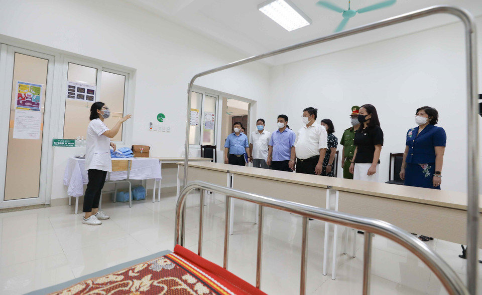 Phòng cách ly tại mỗi điểm thi đều được bố trí thuận lợi với trang bị y tế phù hợp. (Ảnh: Thanh Tùng/TTXVN)