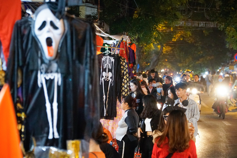 Tên gọi Halloween (hay Hallowe'en) có niên đại từ khoảng năm 1745 và có nguồn gốc từ phương Tây.(Ảnh: Minh Hiếu/Vietnam+)