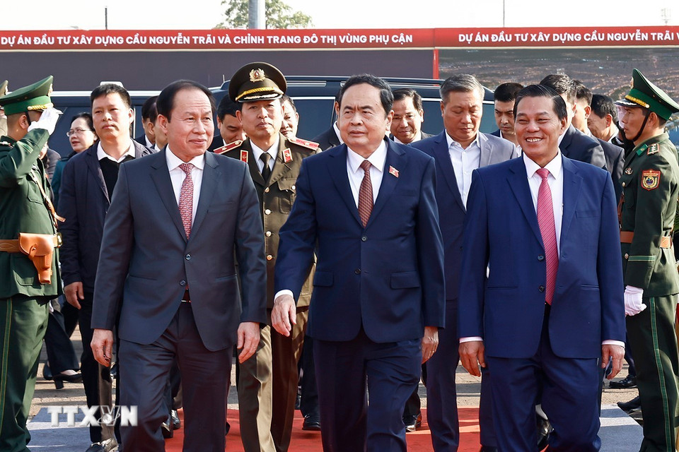 Chủ tịch Quốc hội Trần Thanh Mẫn dự khởi công Dự án đầu tư xây dựng cầu Nguyễn Trãi tại Hải Phòng. (Ảnh: Doãn Tấn/TTXVN)