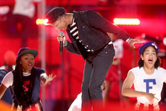 Màn trình diễn ấn tượng của Pharrell Williams. (Nguồn: Getty)