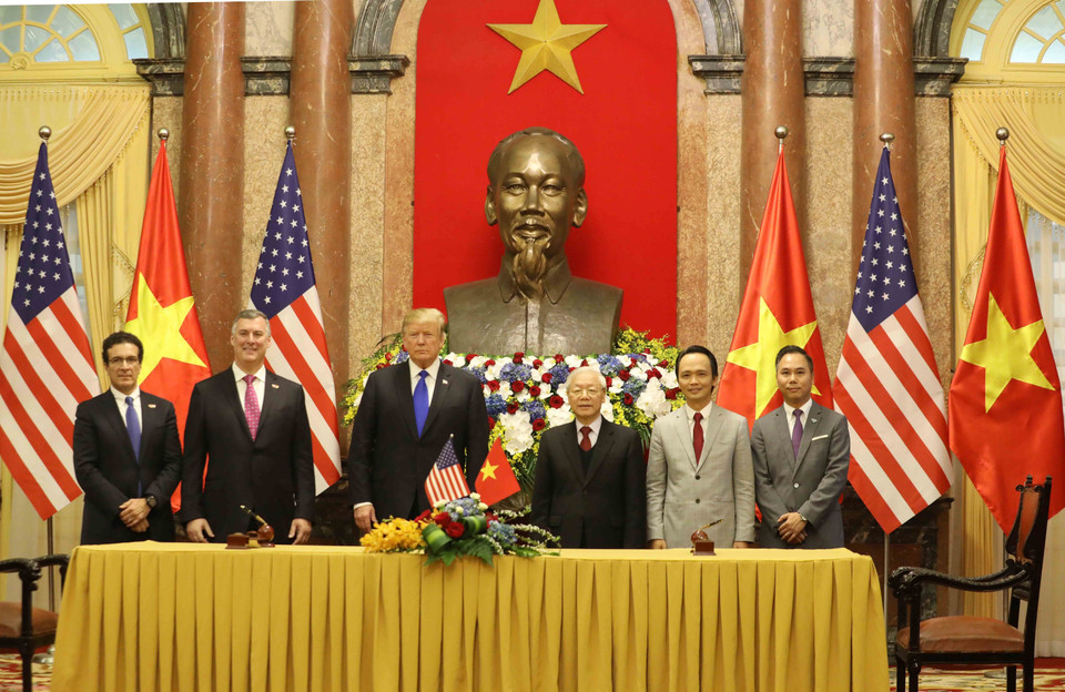 Lễ ký Hợp đồng mua thêm 10 máy bay thân rộng Boeing 787 giữa Hãng hàng không Bamboo Airways với Hãng sản xuất máy bay Boeing. (Ảnh: Phương Hoa/TTXVN)