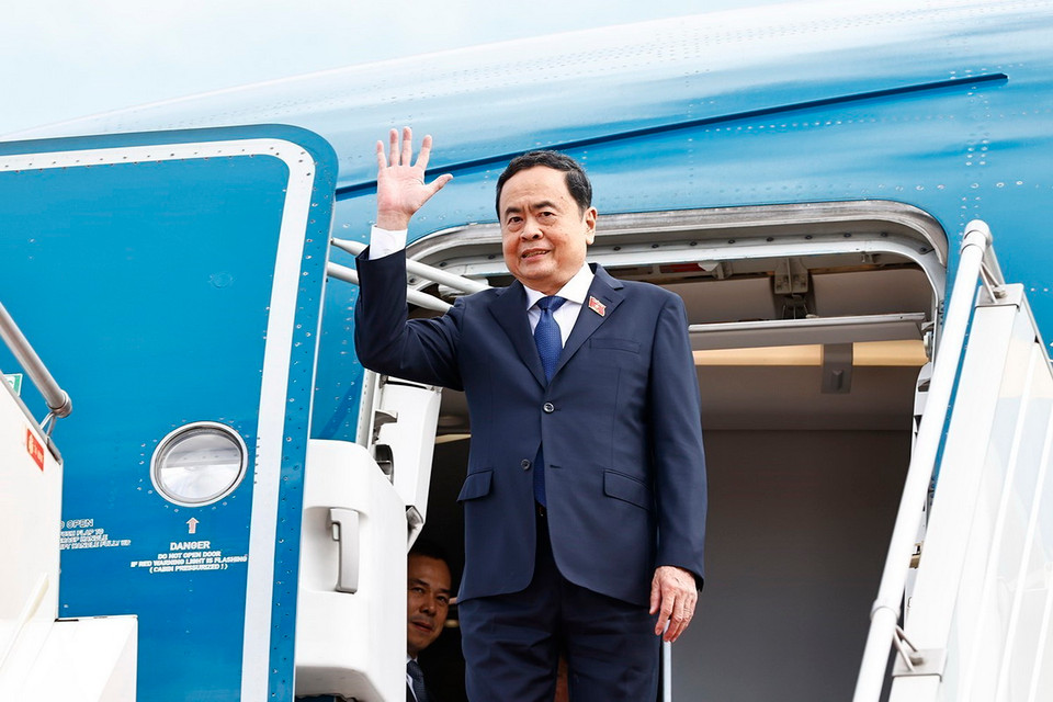 Chủ tịch Quốc hội Trần Thanh Mẫn đến thủ đô Phnom Penh. (Ảnh: Doãn Tấn/TTXVN)