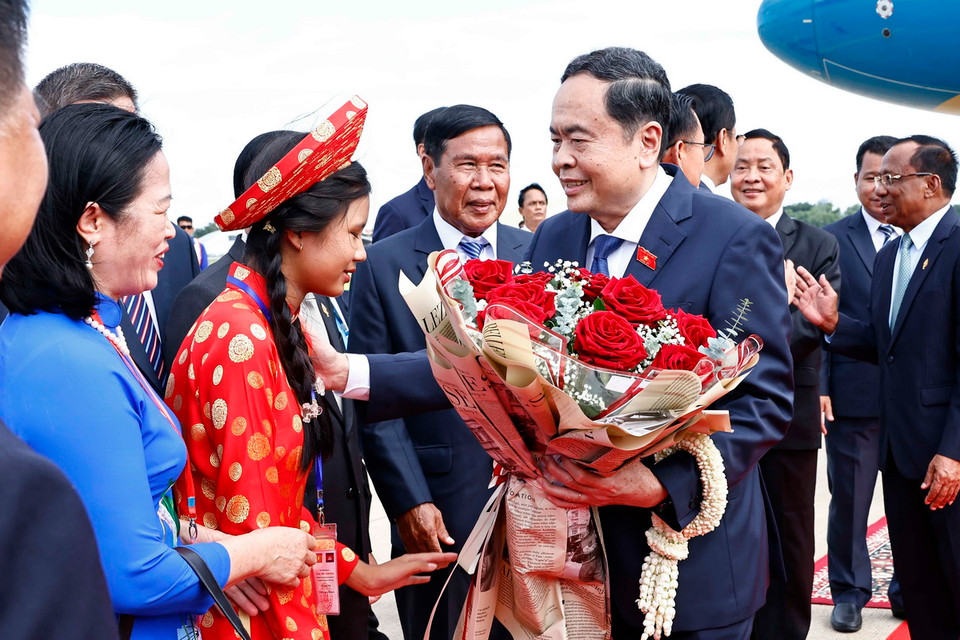 Lễ đón Chủ tịch Quốc hội Trần Thanh Mẫn tại sân bay quốc tế Pochentong, thủ đô Phnom Penh. (Ảnh: Doãn Tấn/TTXVN)