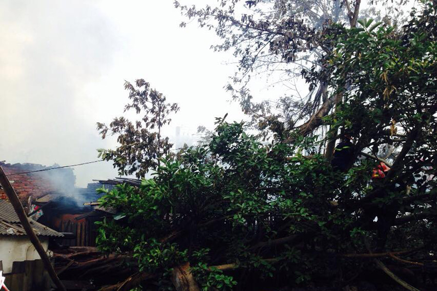 Những nhân chứng kể lại, vào khoảng thời gian trên họ bất ngờ thấy mùi khét lẹt. (Ảnh: Sơn Bách/Vietnam+)