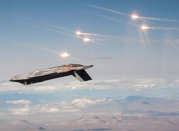 Một chiếc F-35A thả mồi nhiệt khi thử nghiệm hoạt động. (Nguồn: Lockheed Martin)