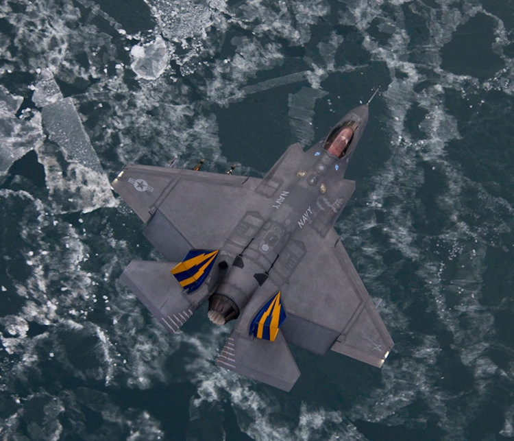Một chiếc F-35C bay trên sông Patuxent, Maryland. (Nguồn: Lockheed Martin)