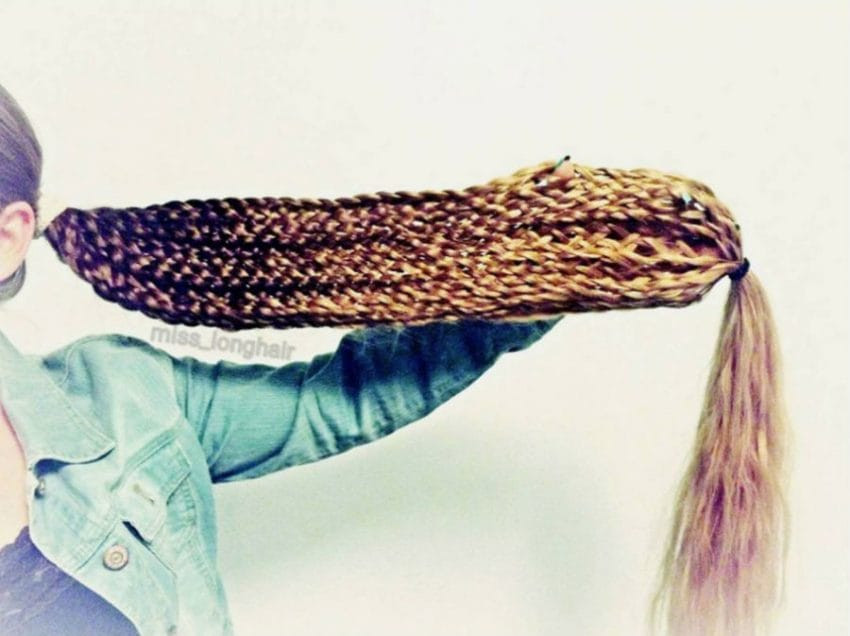 Tuy nhiên, mái tóc này cũng đem lại cho cô một số phiền phức vì những người đi đường tò mò. Thậm chí có đồng nghiệp còn kiên trì khuyên cô đi cắt tóc.(Nguồn: Instagram)