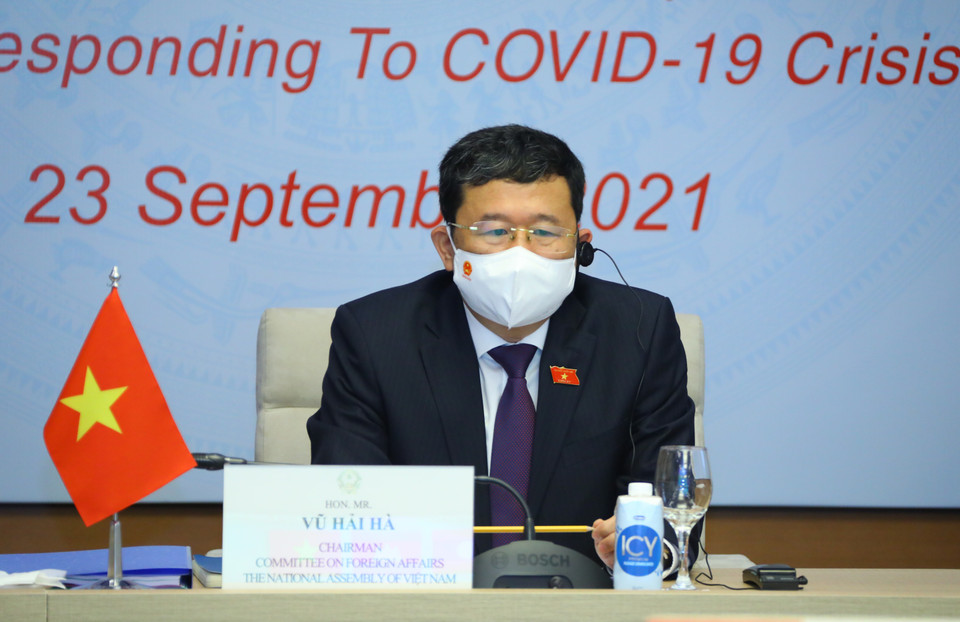 Đoàn đại biểu Ủy ban Đối ngoại của Quốc hội Việt Nam do ông Vũ Hải Hà, Chủ nhiệm Ủy ban làm Trưởng đoàn dự Hội nghị lần thứ 8 Ủy ban Đối ngoại Quốc hội Campuchia - Lào - Việt Nam về Khu vực Tam giác phát triển do Quốc hội Campuchia tổ chức theo hình thức trực tuyến. (Ảnh: Nguyễn Điệp/TTXVN)