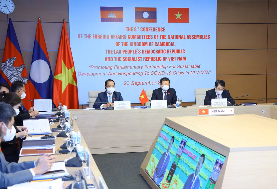 Hội nghị có chủ đề Tăng cường quan hệ đối tác nghị viện vì sự phát triển bền vững và ứng phó với khủng khoảng COVID-19 ở Khu vực Tam giác phát triển Campuchia-Lào-Việt Nam. (Ảnh: Nguyễn Điệp/TTXVN)