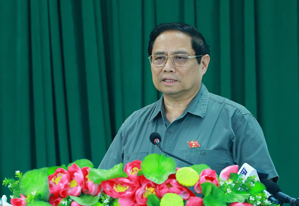 Thủ tướng Phạm Minh Chính phát biểu tại cuộc tiếp xúc cử tri quận Ô Môn, thành phố Cần Thơ. (Ảnh: Dương Giang/TTXVN)