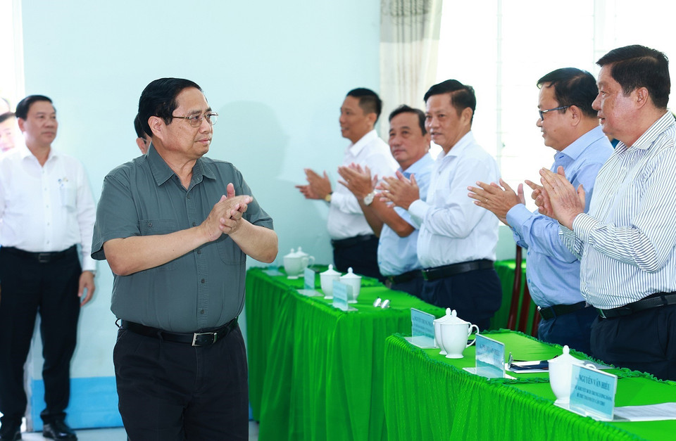 Thủ tướng Phạm Minh Chính tiếp xúc cử tri quận Ô Môn, thành phố Cần Thơ. (Ảnh: Dương Giang/TTXVN)