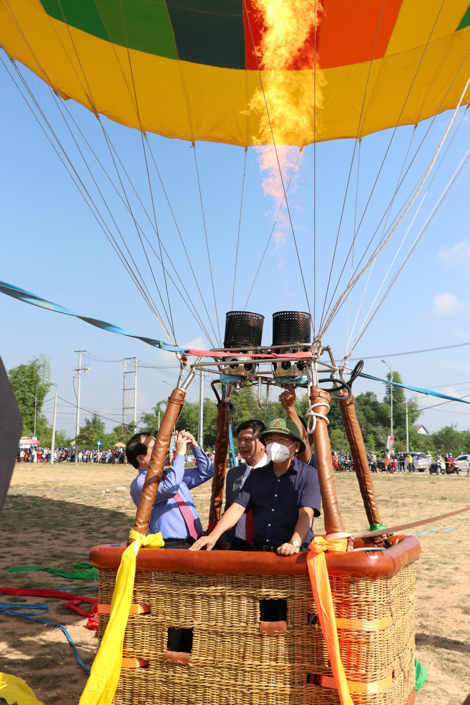 Khinh khí cầu chuẩn bị bay lên. (Ảnh: Khoa Chương/TTXVN)