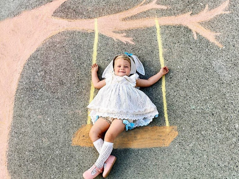 Tuy nhiên, việc lau sạch những bức vẽ này cũng hết sức vất vả. (Nguồn: Abbey Burns Tucker/Metro)