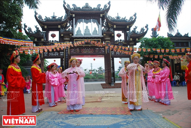 Màn cúng lễ tại chùa Pháp Điện trong ngày cầu mưa