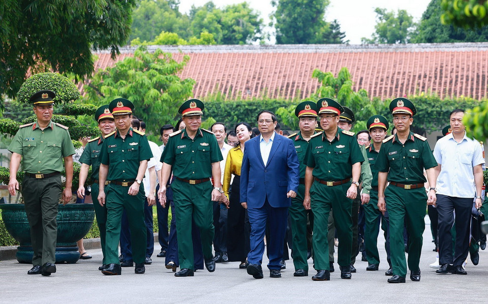 Thủ tướng Phạm Minh Chính kiểm tra công tác tu bổ định kỳ công trình Lăng Chủ tịch Hồ Chí Minh năm 2024. (Ảnh: Dương Giang/TTXVN)