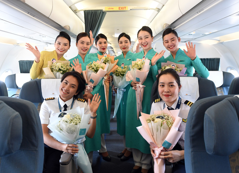 Vietnam Airlines mong muốn truyền tải thông điệp về vai trò, khả năng, sự tự tin, thành đạt và vẻ đẹp của người phụ nữ trong công việc và cuộc sống. (Ảnh: PV/Vietnam+)
