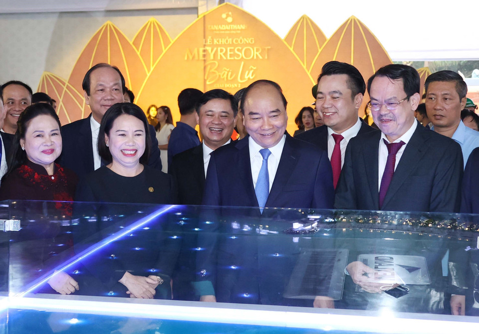 Thủ tướng Nguyễn Xuân Phúc dự Lễ khởi công Khu nghỉ dưỡng Bãi Lữ giai đoạn 2 tại Nghệ An. (Ảnh: Thống Nhất/TTXVN)