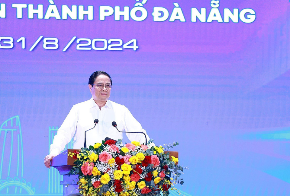 Thủ tướng Phạm Minh Chính phát biểu tại Hội nghị triển khai chính sách đặc thù phát triển thành phố Đà Nẵng. (Ảnh: Dương Giang/TTXVN)