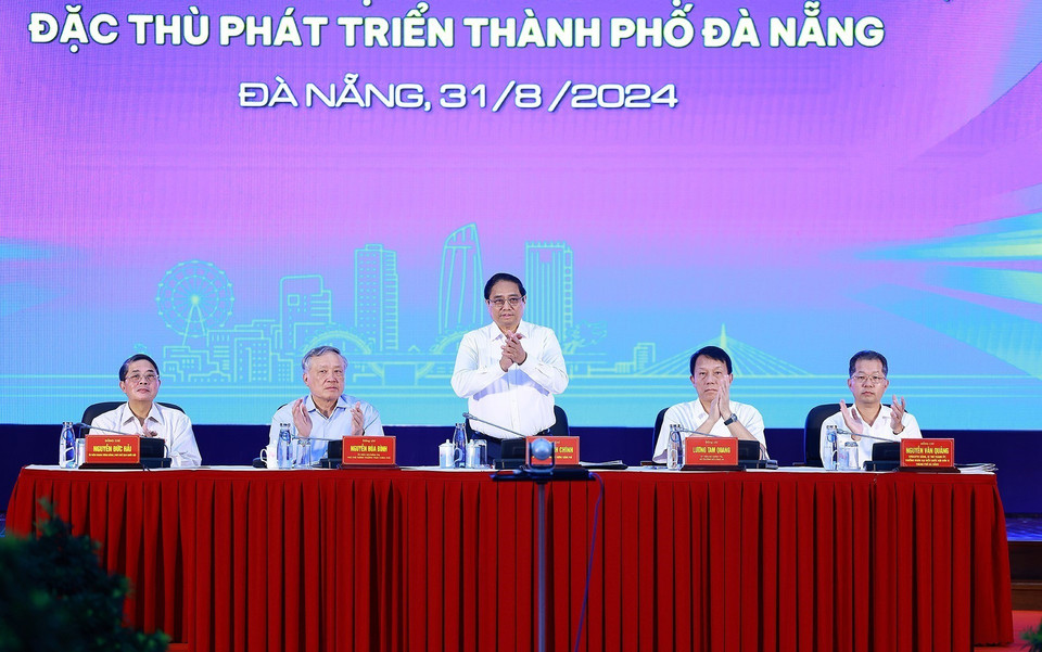 Thủ tướng Phạm Minh Chính chủ trì Hội nghị triển khai Nghị quyết số 136 của Quốc hội về phát triển thành phố Đà Nẵng. (Ảnh: Dương Giang/TTXVN)