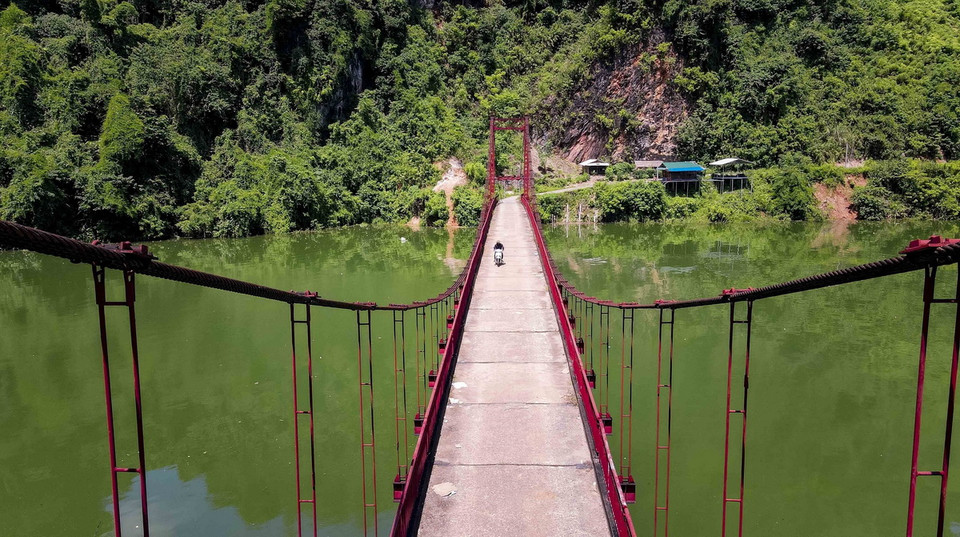 Cầu treo Pa Phông. (Ảnh: Xuân Tư/TTXVN)