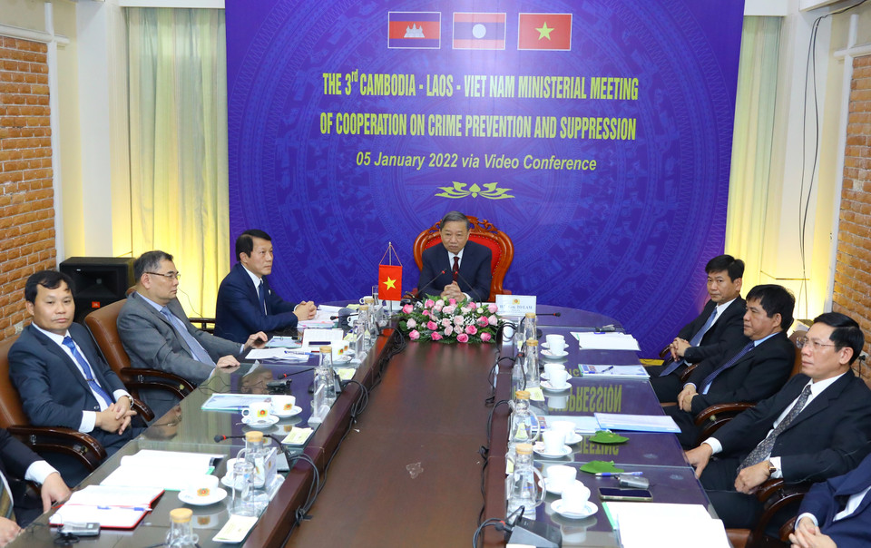 Đại tướng Tô Lâm, Bộ trưởng Bộ Công an chủ trì tại điểm cầu Hà Nội. (Ảnh: Văn Điệp/TTXVN)