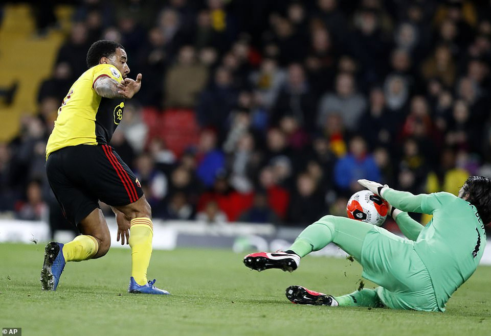 Tuy nhiên, Watford mới là đội chơi tốt hơn trước khi khiến The Kop phải 'nếm trái đắng.'