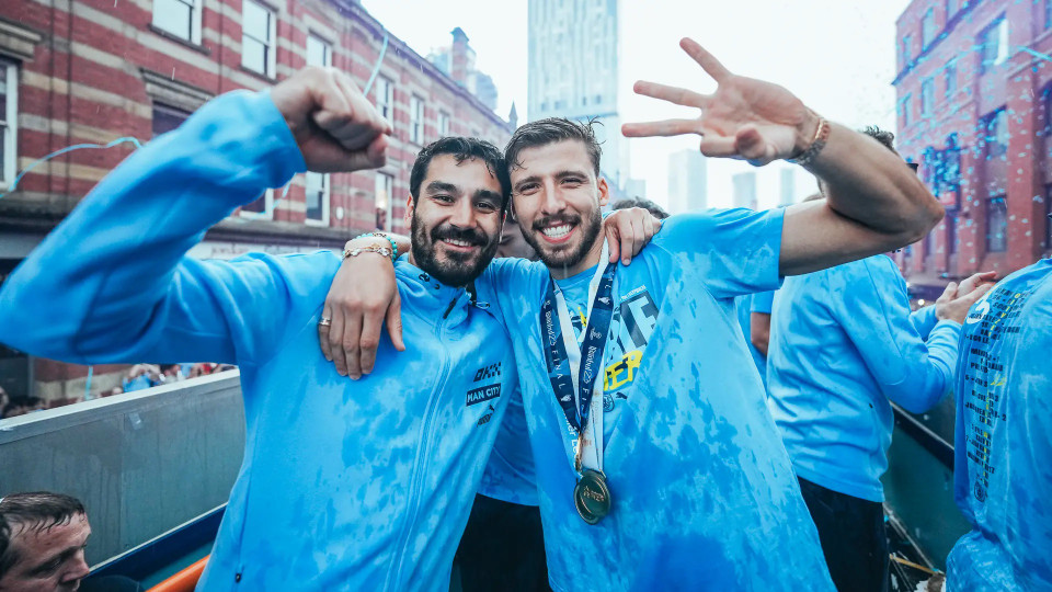 Niềm vui của các cầu thủ Man City trong ngày mừng công... (Nguồn: Man City)