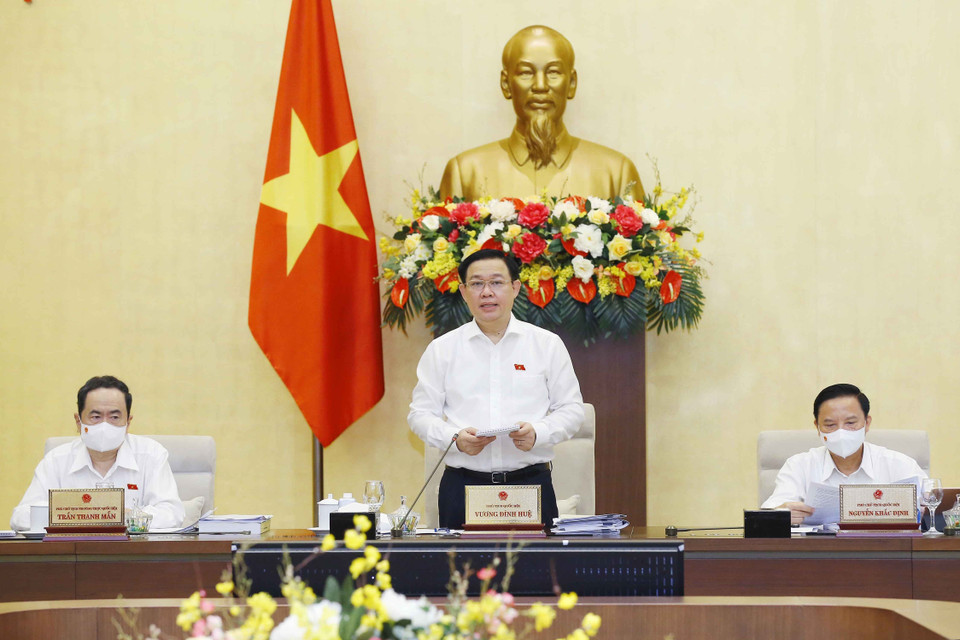 Chủ tịch Quốc hội Vương Đình Huệ chủ trì và phát biểu khai mạc phiên họp. (Ảnh: Doãn Tấn/TTXVN)