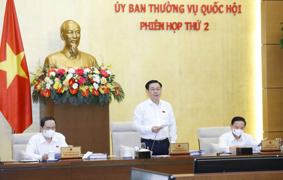 Chủ tịch Quốc hội Vương Đình Huệ chủ trì phiên họp thứ 2 của Ủy ban Thường vụ Quốc hội. (Ảnh: Doãn Tấn/TTXVN)