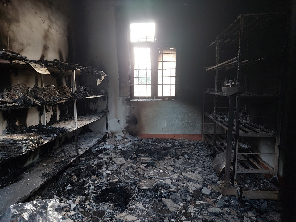 Hình ảnh hiện trường vụ tấn công trụ sở Ủy ban Nhân dân xã Ea Ktur, huyện Cư Kuin. (Ảnh: Tuấn Anh/TTXVN)