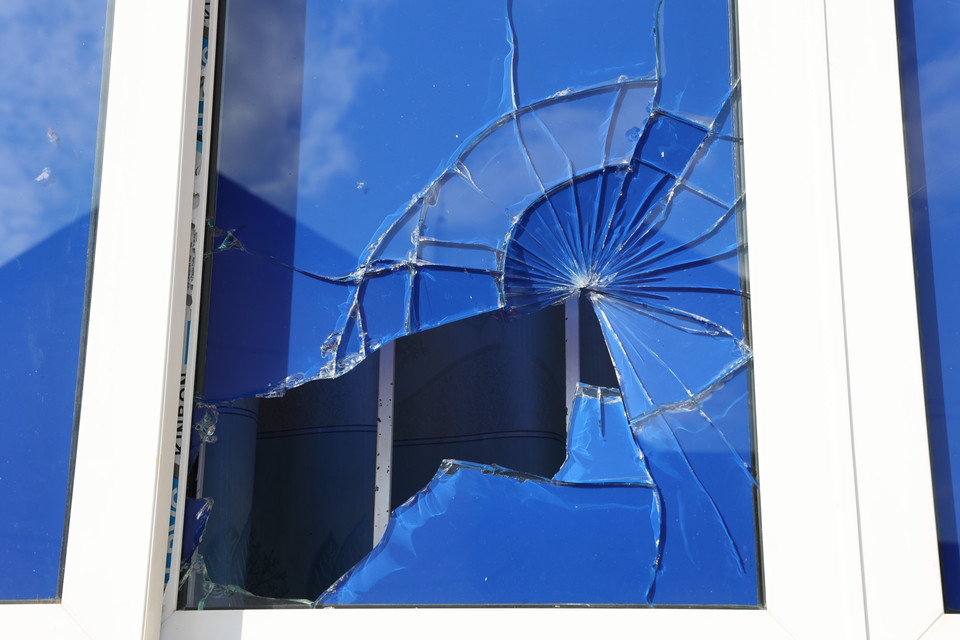 Trụ sở Ủy ban Nhân dân xã Ea Ktur, huyện Cư Kuin đã bị các đối tượng dùng súng tấn công. (Ảnh: Tuấn Anh/TTXVN)