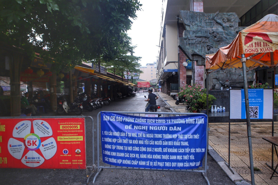 Chợ Đồng Xuân vẫn chưa hoạt động trở lại. (Ảnh: Tuấn Đức/TTXVN)