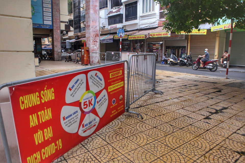 Chợ Đồng Xuân vẫn chưa hoạt động trở lại. (Ảnh: Tuấn Đức/TTXVN)