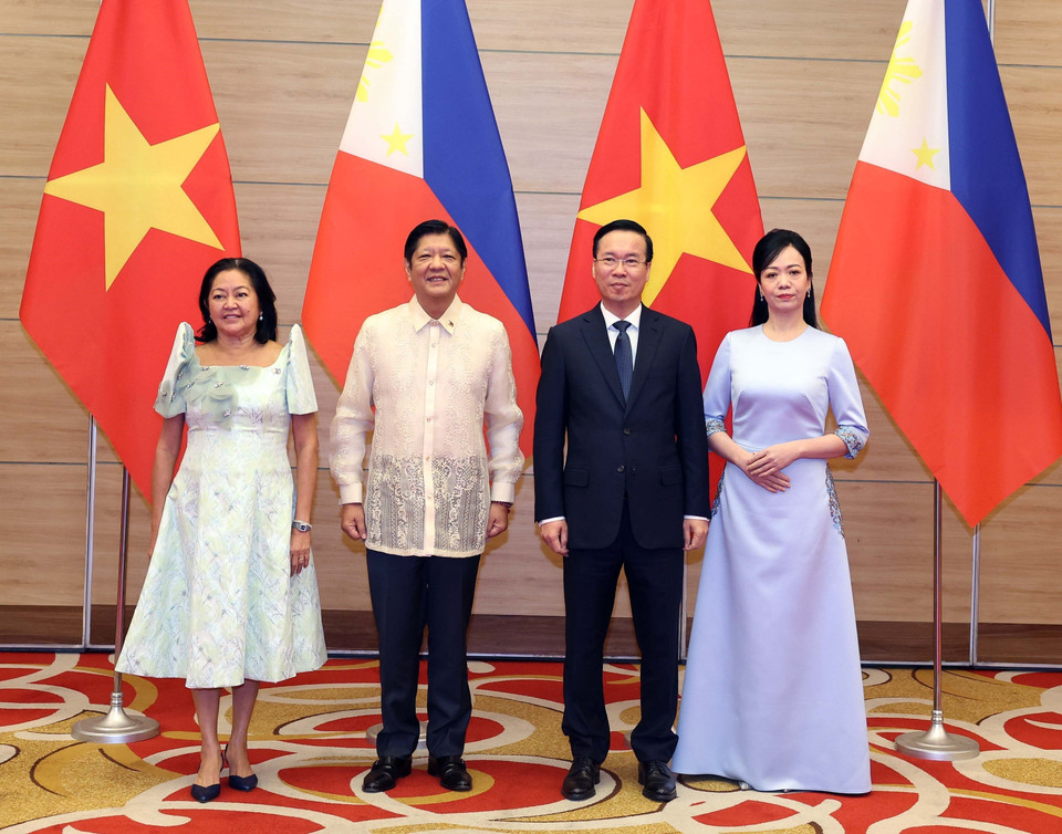 Chủ tịch nước Võ Văn Thưởng và Phu nhân cùng Tổng thống Philippines Ferdinand Marcos Jr và Phu nhân tại tiệc chiêu đãi. (Ảnh: Thống Nhất/TTXVN)