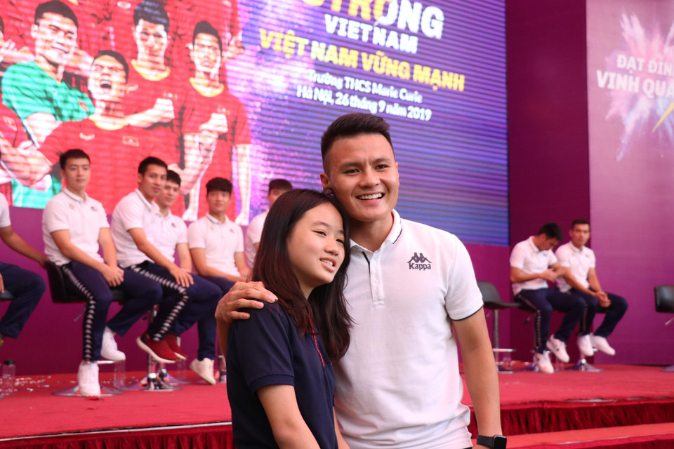 Cùng với Đình Trọng, Quang Hải tiếp tục nhận được sự quan tâm nhiều của các fan nữ.