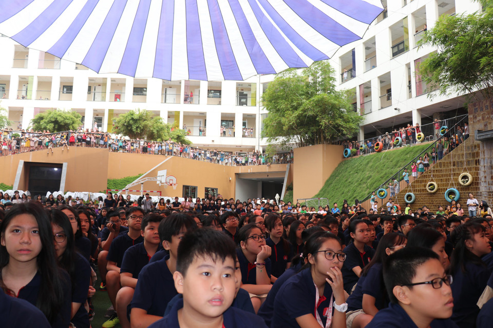 Các học sinh trường Marie Curie luôn dành dự quan tâm đặc biệt với các thần tượng. 