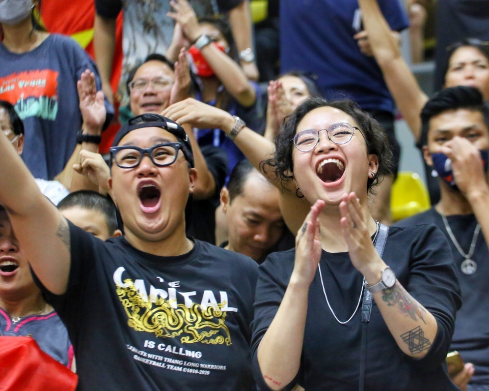 Khán giả bùng nổ trước những trận thắng của đội tuyển Bóng rổ 3x3 Việt Nam. (Ảnh: Tuấn Đức/TTXVN)