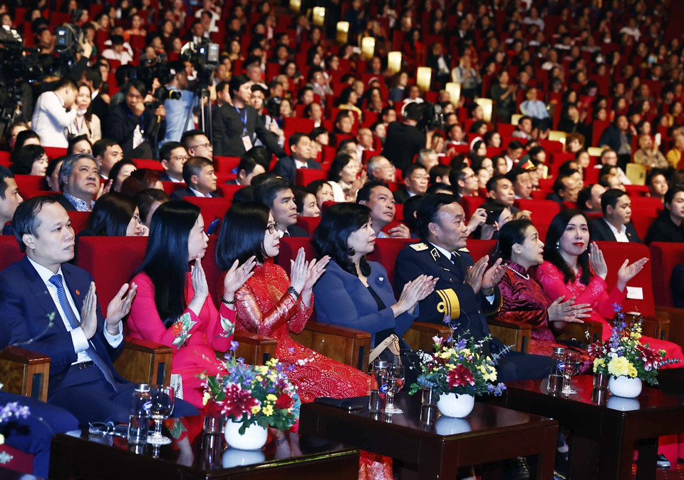 Các đại biểu dự Chương trình Xuân Quê hương năm 2023. (Ảnh: Thống Nhất/TTXVN)