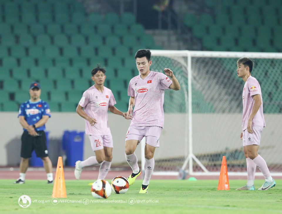 ...đồng thời tránh cái nóng khắc nghiệt tại Basra có thể gây ảnh hưởng đến sức khỏe của toàn đội. (Nguồn: VFF)