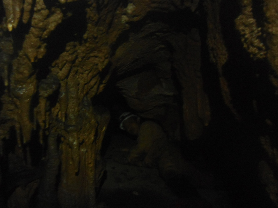 Quá trình thăm dò của các nhà khoa học địa chất đã phát hiện trên khu vực Cao nguyên đá Đồng Văn có gần 100 hang động. (Ảnh: PV/Vietnam+)