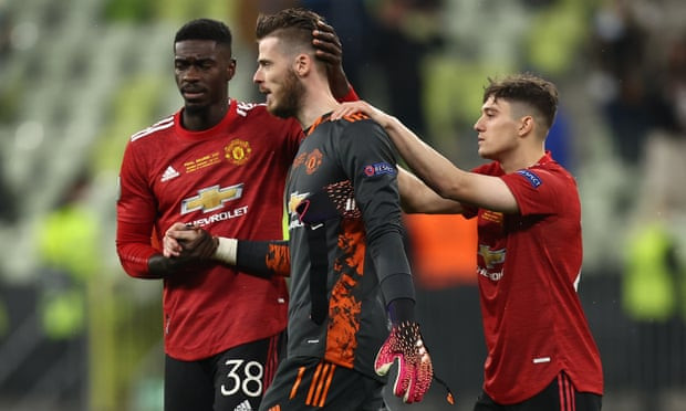 De Gea không giấu được nỗi buồn sau khi trở thành tội đồ khiến đội nhà thất bại. (Nguồn: Getty Images)
