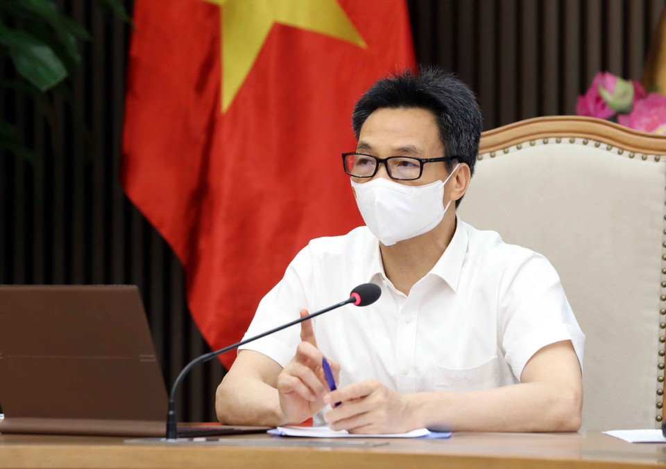 Phó Thủ tướng Chính phủ Vũ Đức Đam, Trưởng Ban Chỉ đạo Quốc gia phòng, chống dịch COVID-19 chủ trì cuộc họp trực tuyến Thường trực Ban Chỉ đạo với lãnh đạo Thành phố Hồ Chí Minh về việc triển khai các biện pháp cấp bách khống chế dịch. (Ảnh: Phạm Kiên/TTXVN)