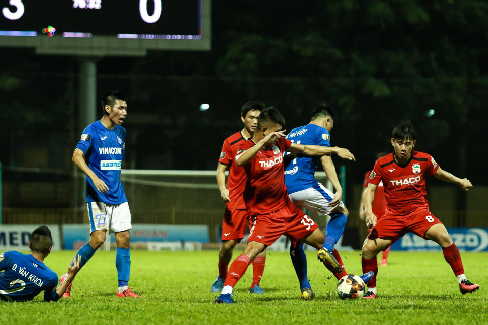 Thi đấu bế tắc, không có được bàn thắng gỡ hoà, Xuân Trường cùng đồng đội để đối phương ấn định tỷ số 3-0 ở phút thứ 75 sau pha lập công thứ 2 của tiền đạo Dyachenko ở trận này.