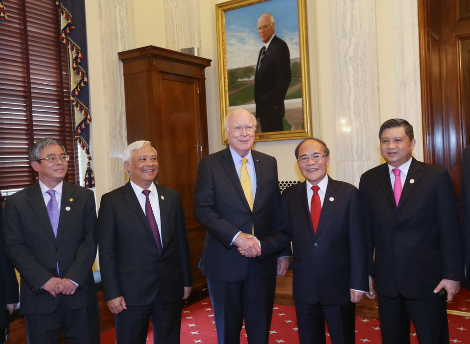 Chủ tịch Quốc hội Nguyễn Sinh Hùng gặp Ngài Patrick Leahy, Chủ tịch Thường trực Thượng viện Hoa Kỳ. (Ảnh: Nhan Sáng/TTXVN)
