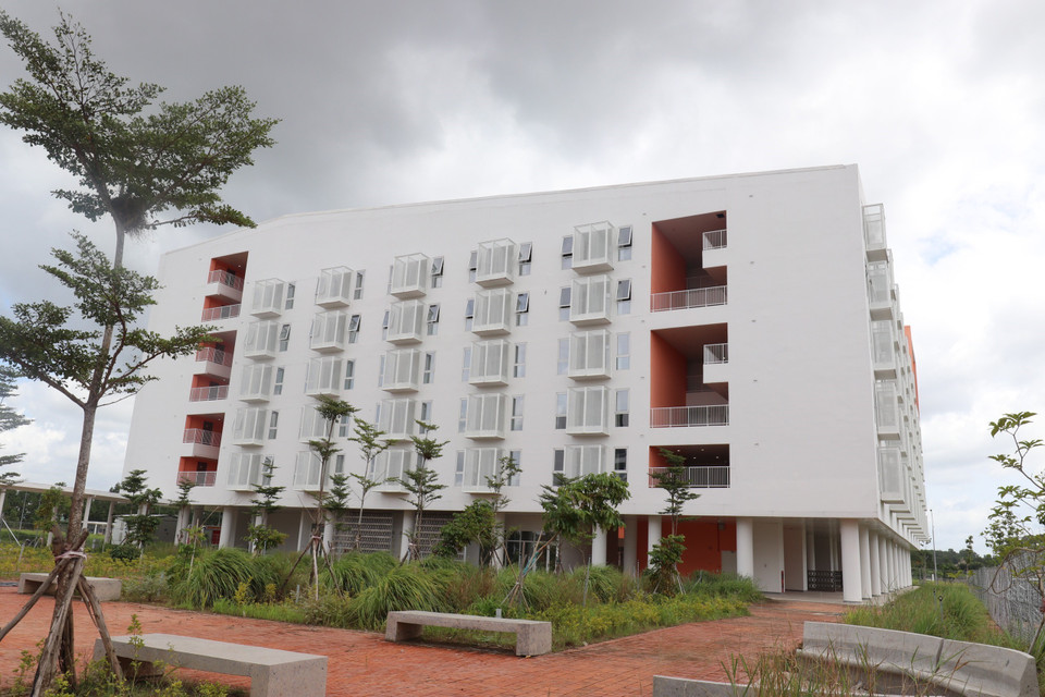 Bệnh viện dã chiến số 3 quy mô 3.000 giường tại trường Đại học Việt Đức. (Ảnh: TTXVN phát)