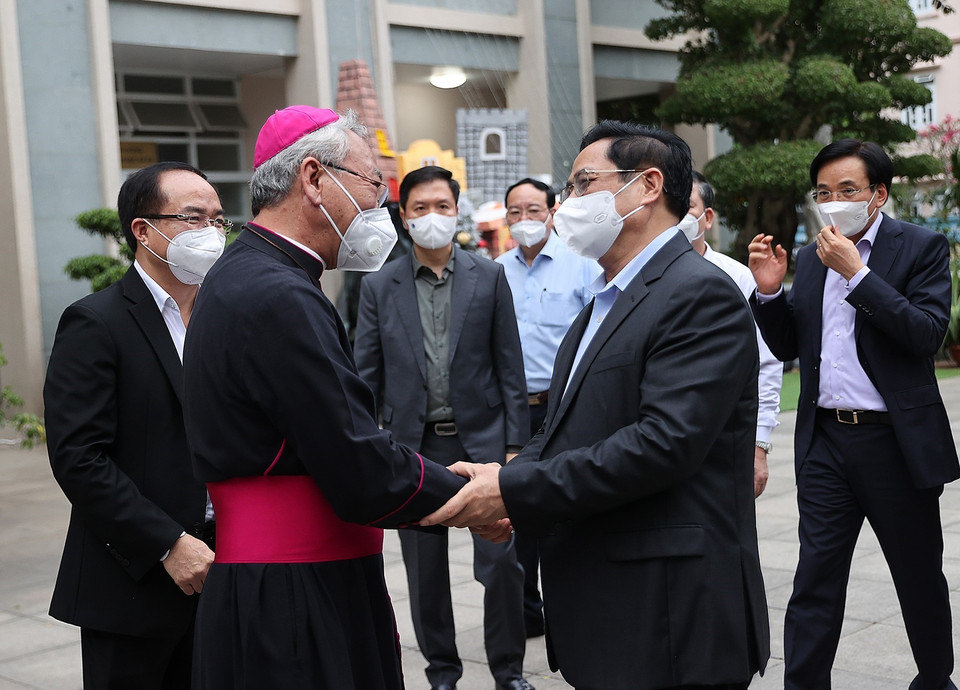 Thủ tướng Phạm Minh Chính thăm Tòa Giám mục giáo phận Bà Rịa. (Ảnh: Dương Giang/TTXVN)