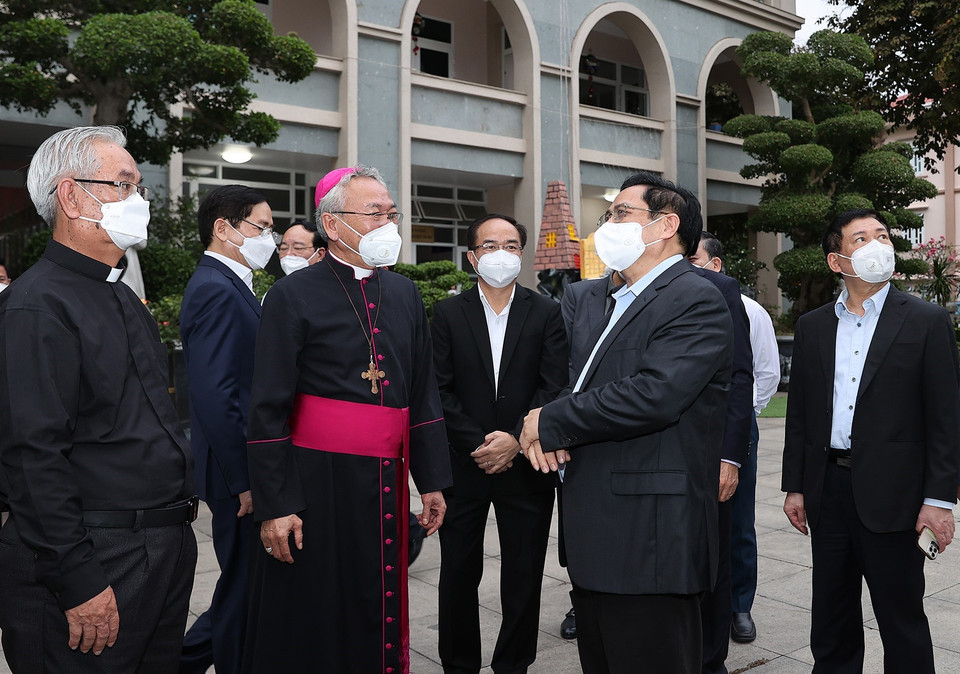 Thủ tướng Phạm Minh Chính thăm Tòa Giám mục giáo phận Bà Rịa. (Ảnh: Dương Giang/TTXVN)